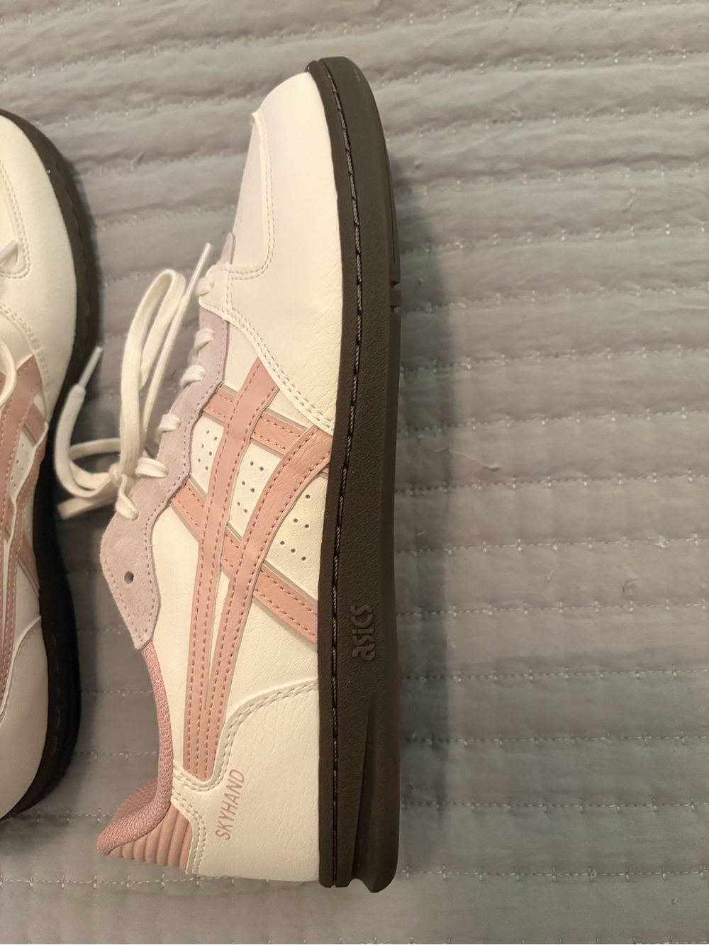 ASICS Skyhand Women's Sneakers in White and Light Pink